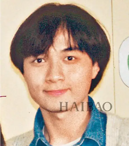 小时候的古巨基