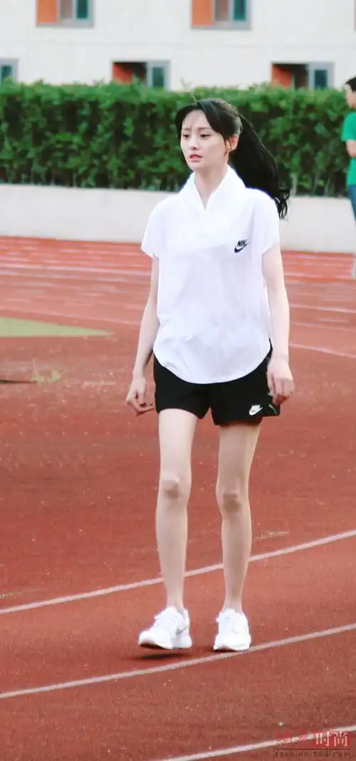 郑爽与胡彦斌分手 郑爽瘦成麻杆还是被劈腿