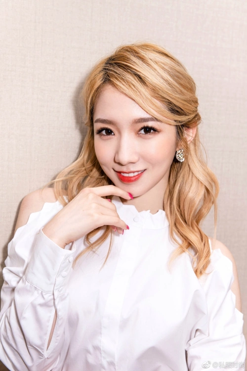 孟美岐在韩娱舞蹈水平是怎样的能否与宋茜相提并论