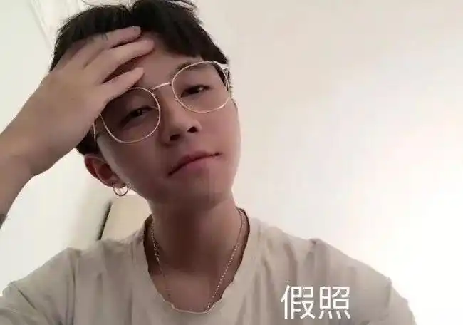 刚刚网恋奔现劳资被丑哭了