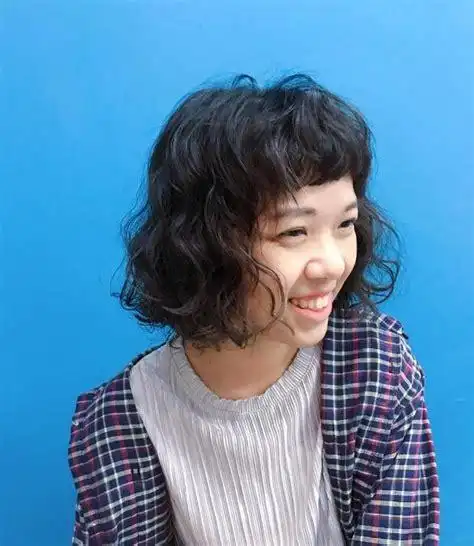 女生短发烫发发型图片 今年流行的女生烫卷发型图片 - 女士卷发