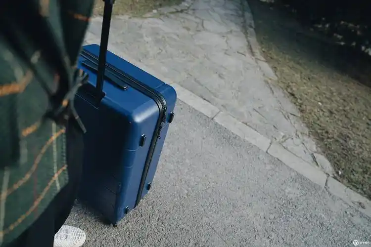 挑一款行李箱回家过年,不莱玫小云一路的体验