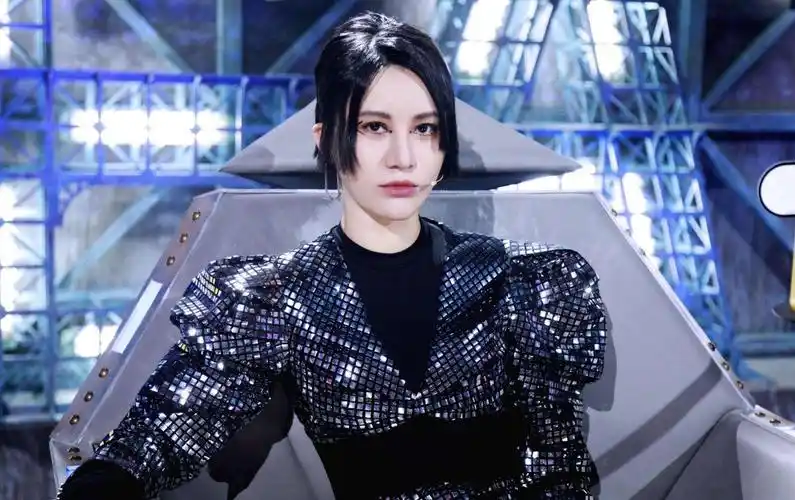 从"超女"到"声入人心"尚雯婕是什么唱法呢?-声乐导师伍文彬