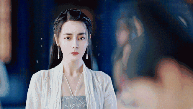 迪丽热巴明明是笑但看了想哭##任安乐的乐不再是快乐的乐