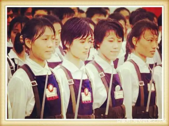 怎么看都比如今的校服好看啊