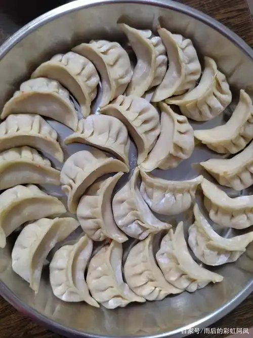 玉米胡萝卜饺子妈妈的味道