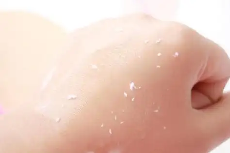 天天去角质皮肤很受伤