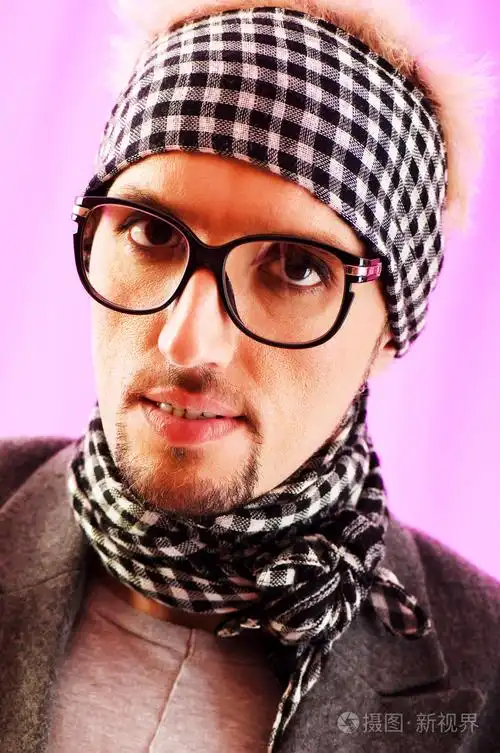 戴眼镜的人的肖像照片-正版商用图片01ss1m-摄图新视界