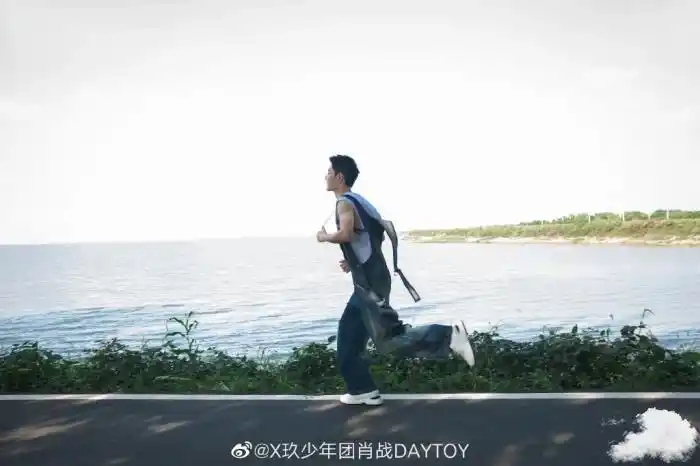 肖战写真照肖战生日工作室晒大量写真暴击粉丝