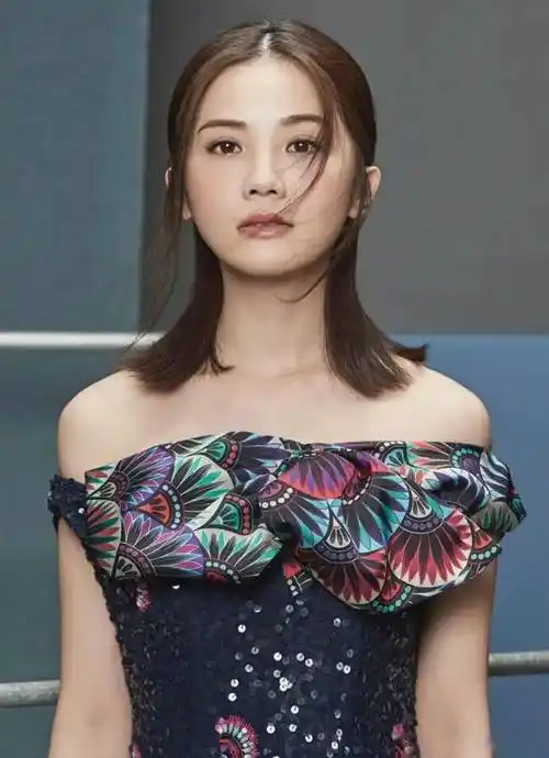 郑爽清纯写真曝光,美貌与才华双重碾压!