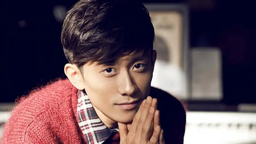 明星大陆张一山明星风尚壁纸