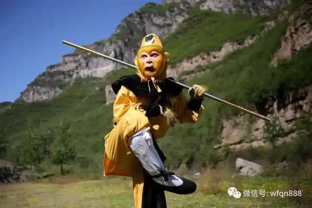 原创金箍棒那么重,为何孙悟空要放在耳朵里?怪不得大禹也能拿动它