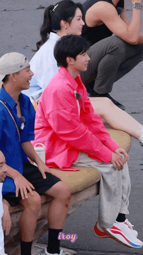 王源城市捉迷藏