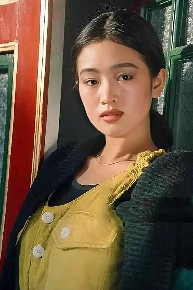 巩俐年轻时候照片,青春可人气质优雅,惊艳了梦幻时光