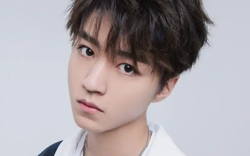 王俊凯帅气写真图片高清壁纸