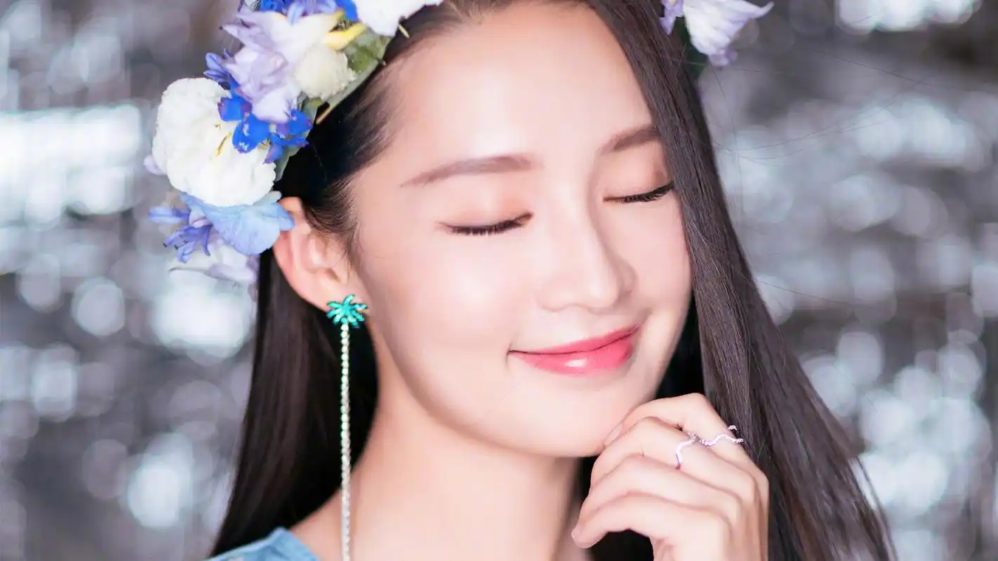 美女明星李沁写真高清桌面壁纸