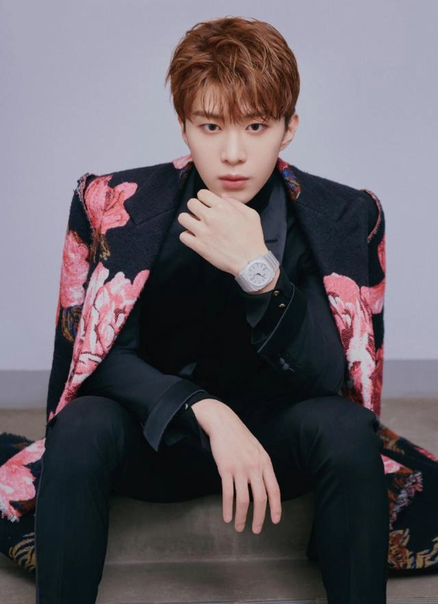 范丞丞最帅气的6个发型,从欧美到日系全是波浪,唯独没有寸头