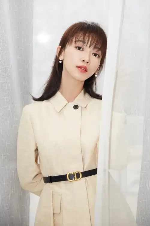 吴谨言|横店影视节优雅写真