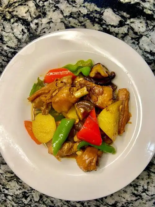 经典烧菜丨黄焖鸡