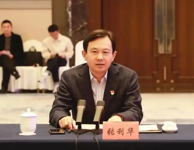 4月26日至27日,杂多县委副书记,县长久文率杂多县党政代表团来阜宁县