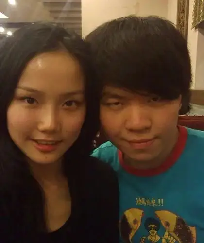 (黄龄和常石磊;常石磊号称音乐才子,但更不红.