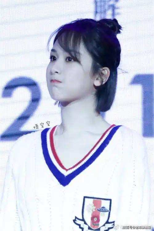 杨紫有谁能拒绝一只嘟嘟嘴的杨紫呢