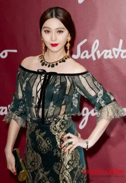 舒淇露下半球性感爆棚 女星教你穿的少不如露的巧(图)