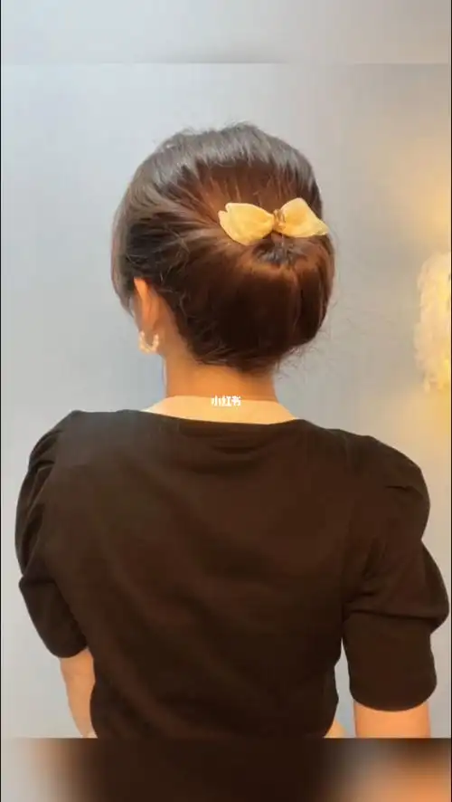 变成优雅小女人,穿上小裙子处处散发迷人魅力～ #法式盘发  #发型教程