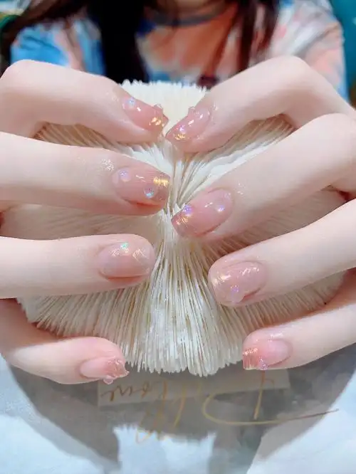 哇04显白又干净的短款美甲