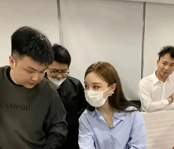 起底王思聪前女友年入数十亿花58万挤进首富朋友圈是个狠人