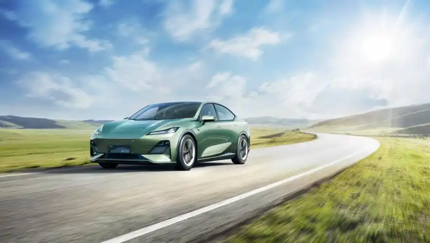 加氢三分钟续航七百公里长安首款氢燃料电池汽车即将上市