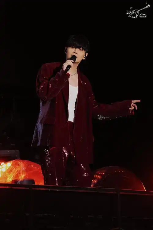 #李荣浩纵横四海世界巡回演唱会#