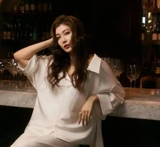 秋瓷炫和李彩桦一起参加《浪姐4》,做对比的话,李彩桦赢面更大