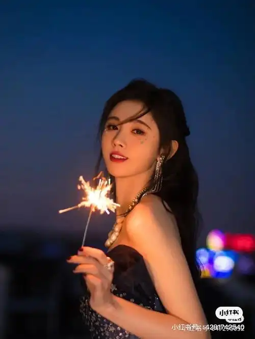 鞠婧祎烟花美图