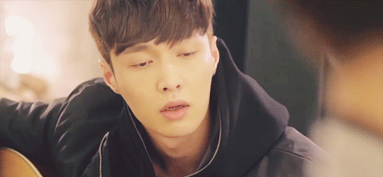 exo张艺兴帅气弹吉他唱歌心事重重gif动图_动态图_表情包下载_soogif