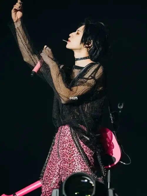 小鬼王琳凯  #小鬼的达琳    这样的小鬼!百变且深爱!