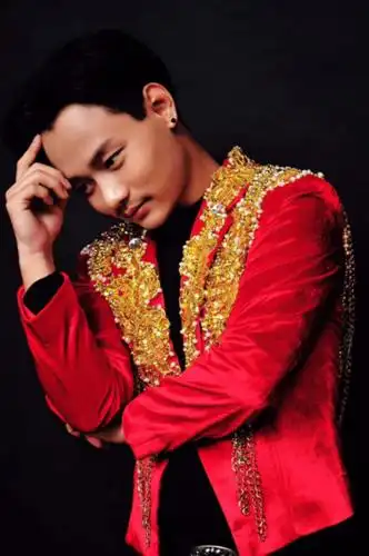 张国荣模仿秀张家荣 惟妙惟肖再现哥哥神韵