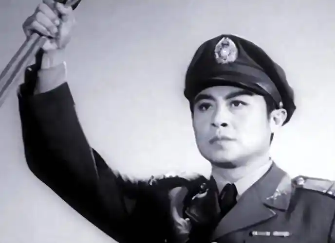 全民偶像,无绯闻,不滥情,90岁的王心刚与初恋女子执手偕老