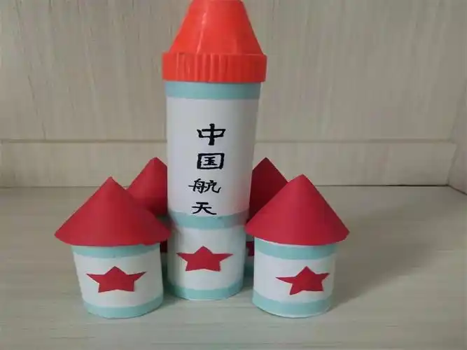 废物利用 变废为宝——邯山区兴华小学开展环保手工制作活动-邯郸市邯