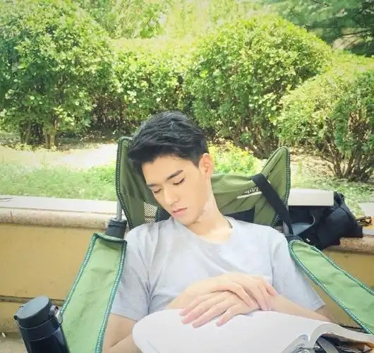 龚俊大学时期照片