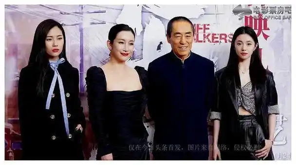 张艺谋鉴别眼光新谋女郎飞凡气质独特倪妮同框闪耀