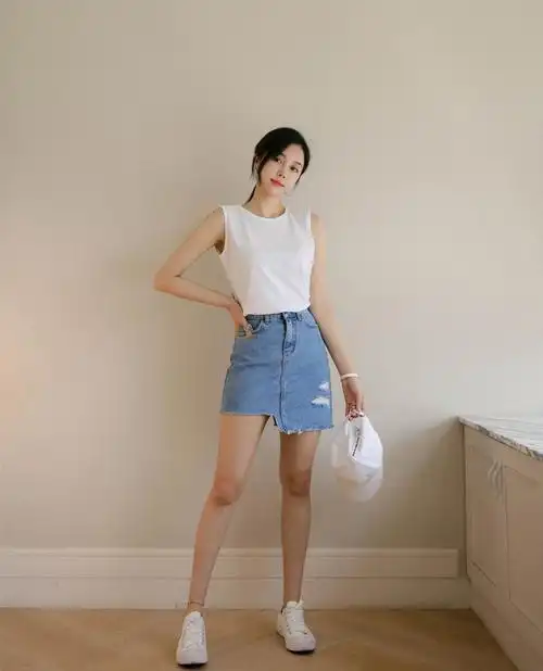 一米五矮个子女生显高穿衣法短裤短t秀出迷人长腿