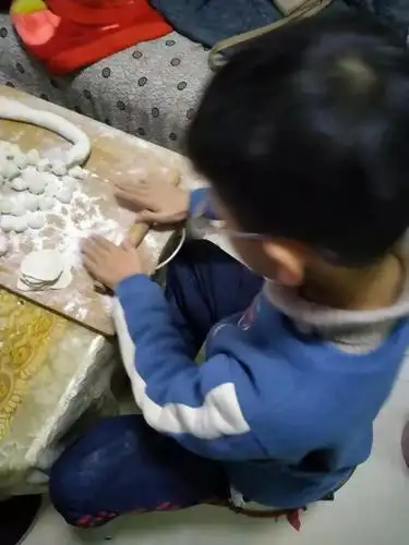 【开实小劳动教育】五一级部学生劳动教育—包饺子