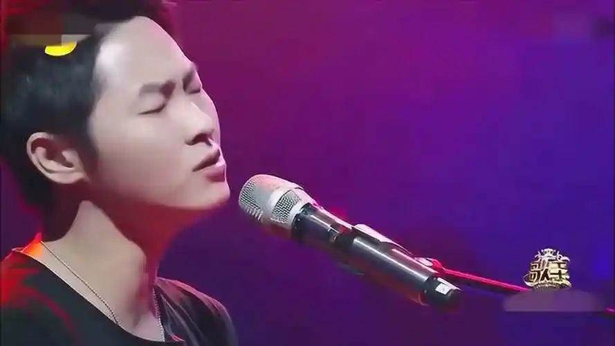 真正的摇滚新男神梁博男孩圈粉无数和声女孩刘郡格瞩目