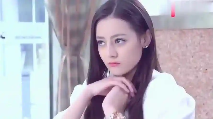 爱的阶梯宋子涵对楚耀辉直放电楚耀辉却被她身后的乐美吸引