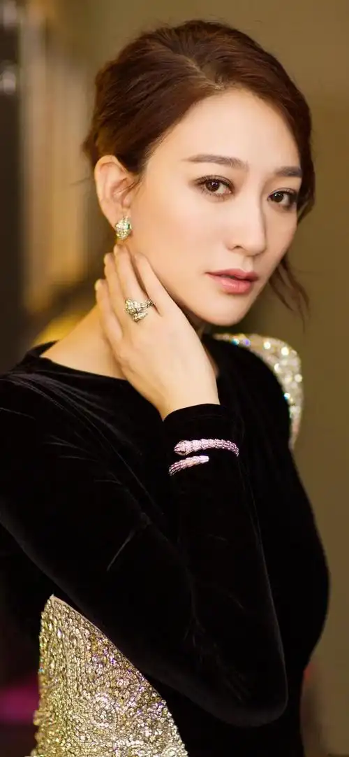 非专业出身但演技一流的女人——李小冉