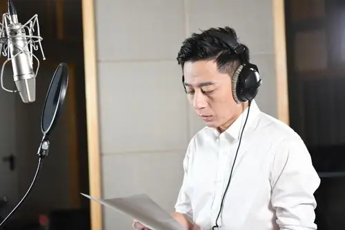 歌手张磊全新演绎《一壶乡愁》 用声音诉说平凡人的故事