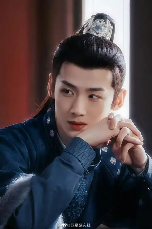 白敬亭卿卿日常首日预约破100万##卿卿日常