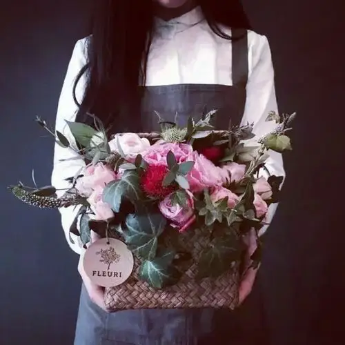 女生头像 女头 带花 玫瑰 半身头像