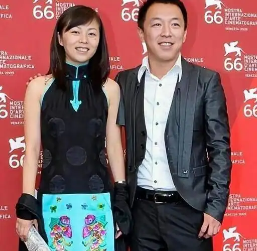 著名演员黄渤:走红后身边全是好人,将"丑妻"当成宝